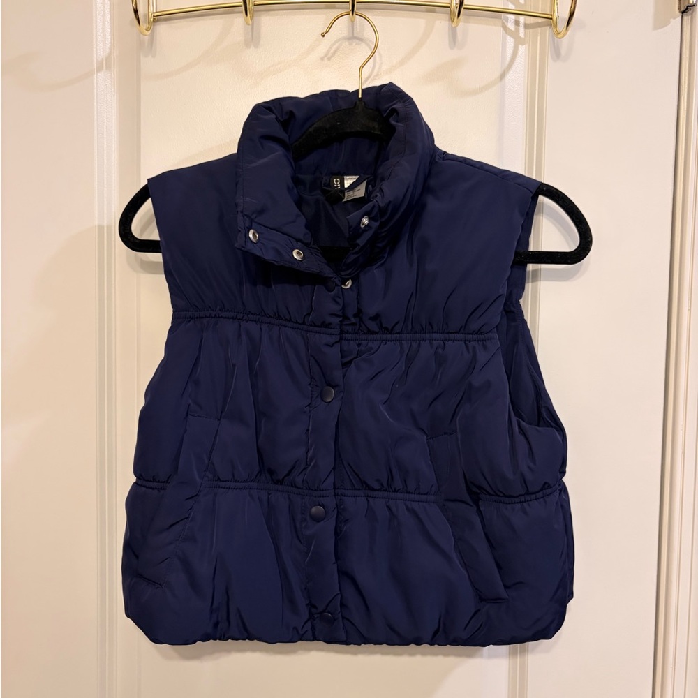 H&M Navy Blue Puffer Vest – Size Small – Lightweight Quilted Snap Front
